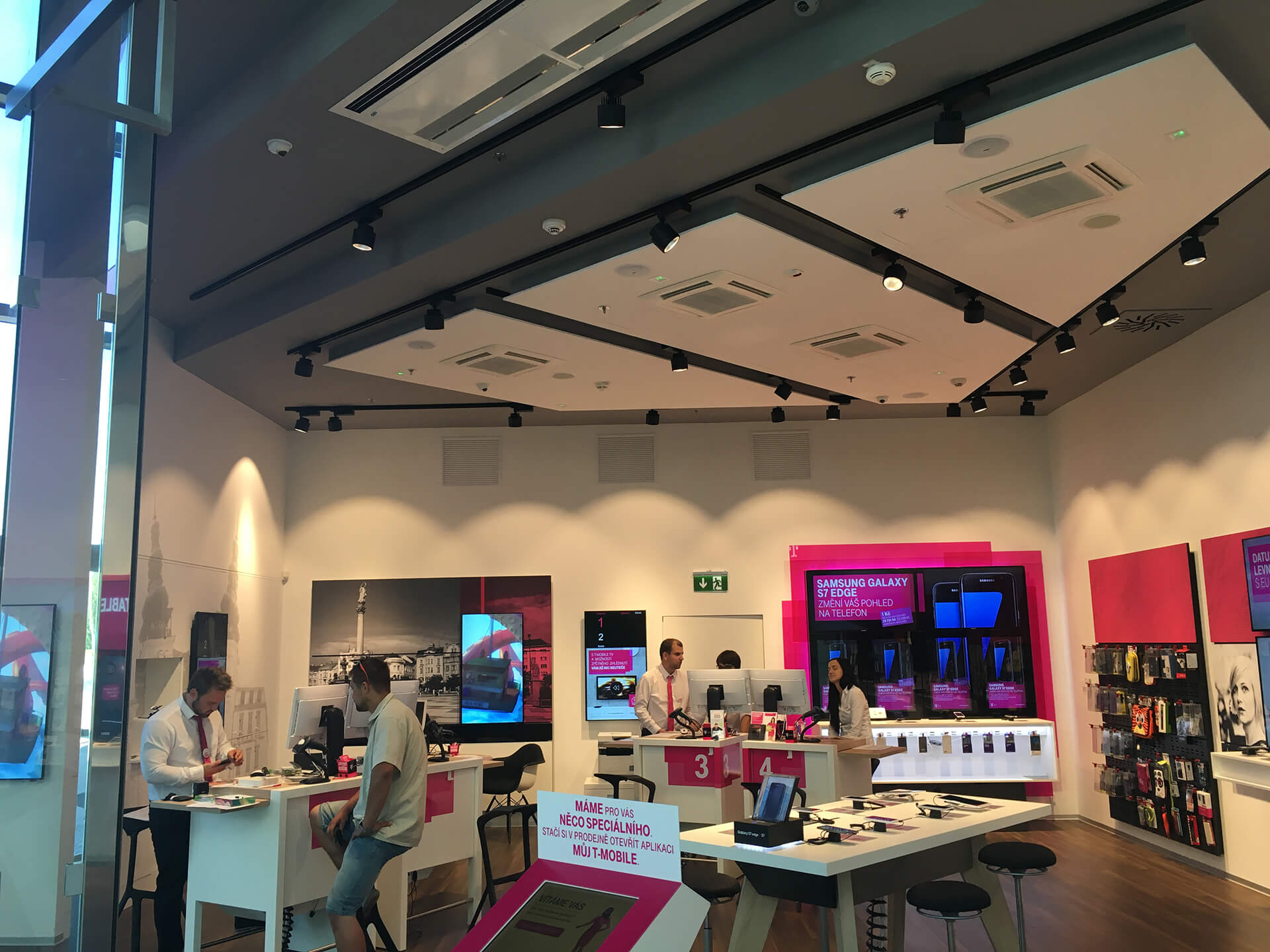 T-Mobile Avion Shopping Park Ostrava